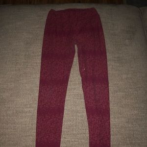 Maroon leggings